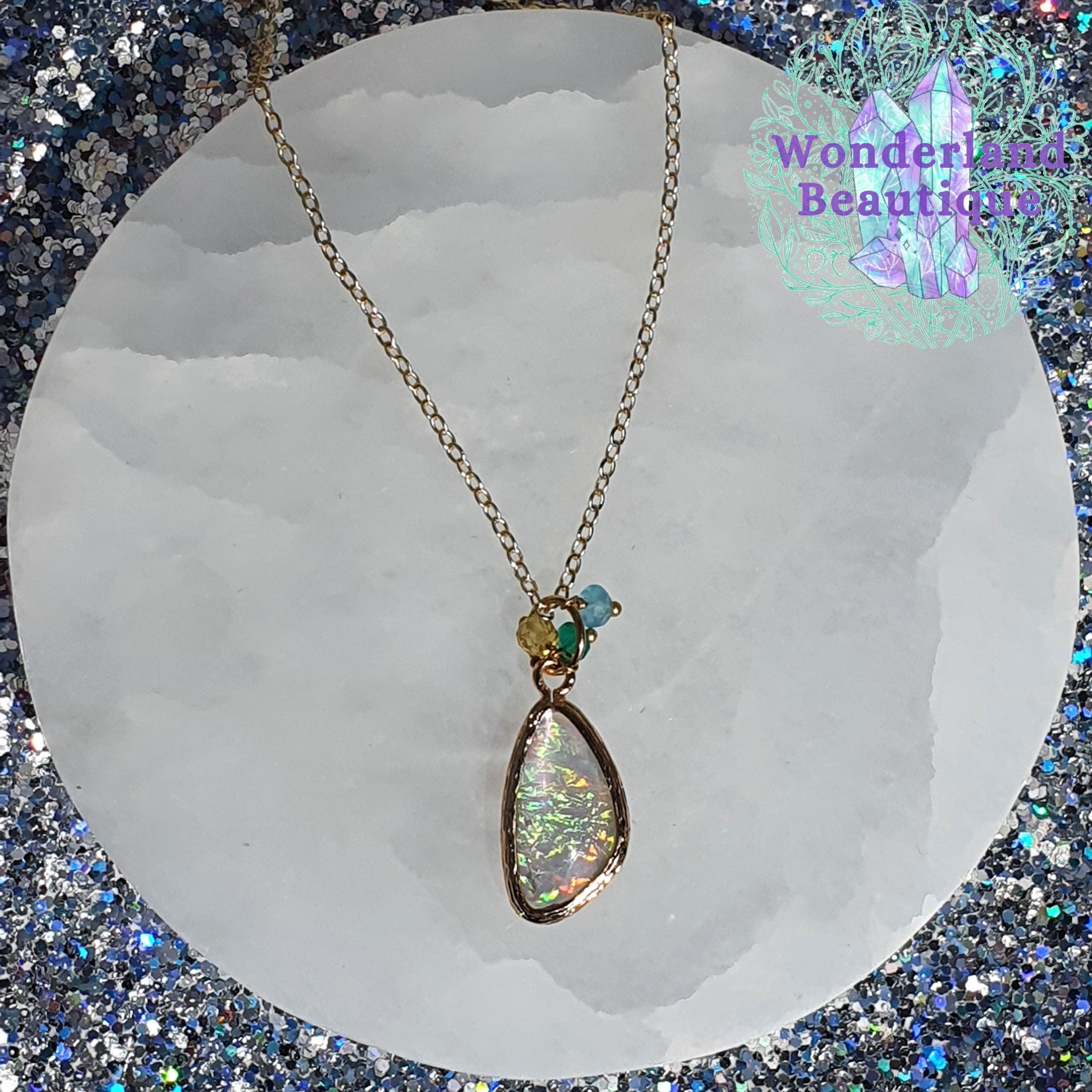 Wonderland Beautique - Opal Pendant Necklace
