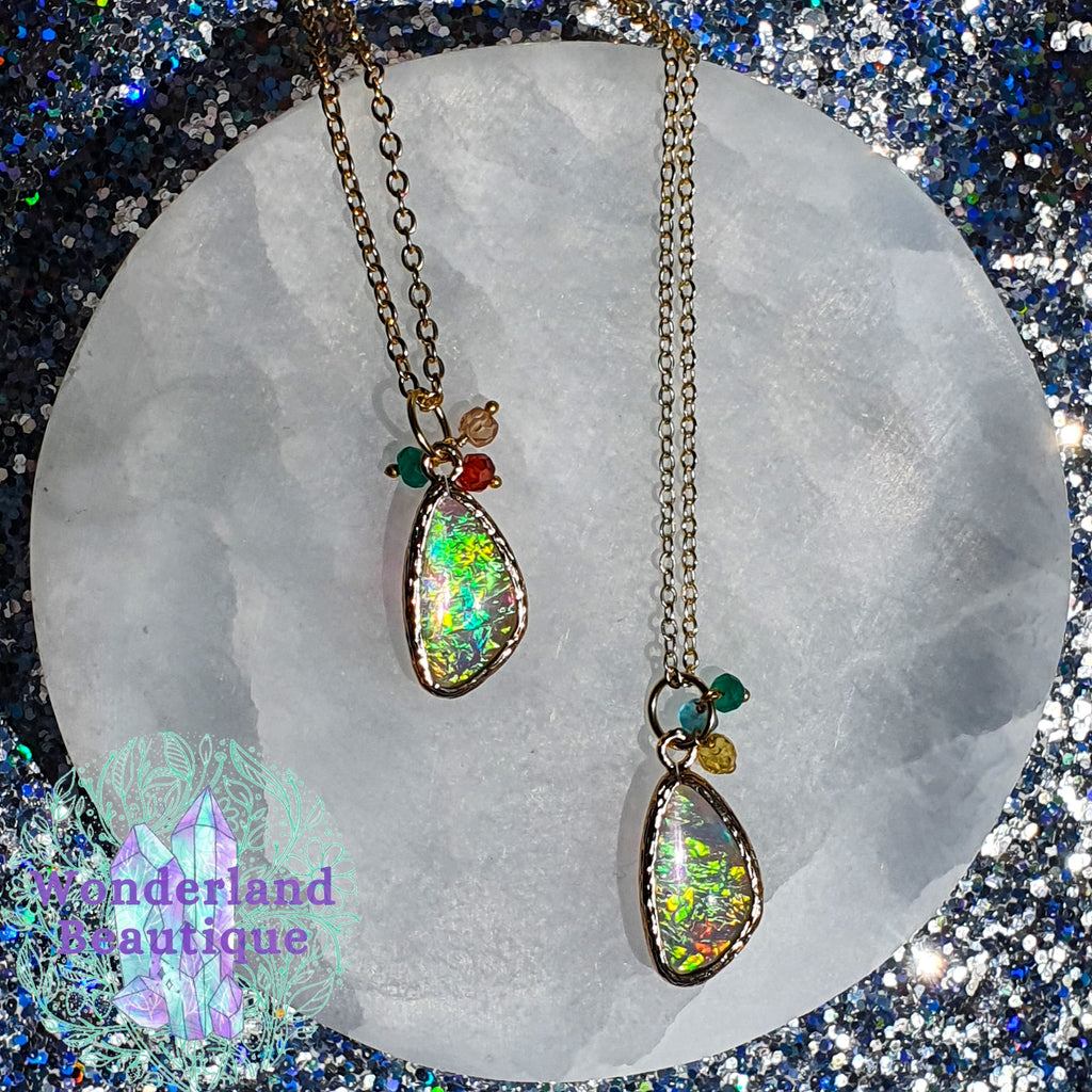 Wonderland Beautique - Opal Pendant Necklace