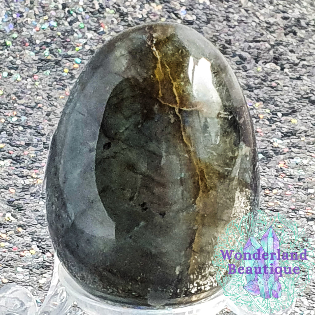Wonderland Beautique - Labradorite Egg