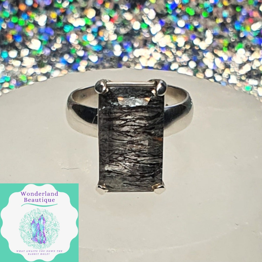 Wonderland Beautique - Super 7 Rectangle Facet Ring