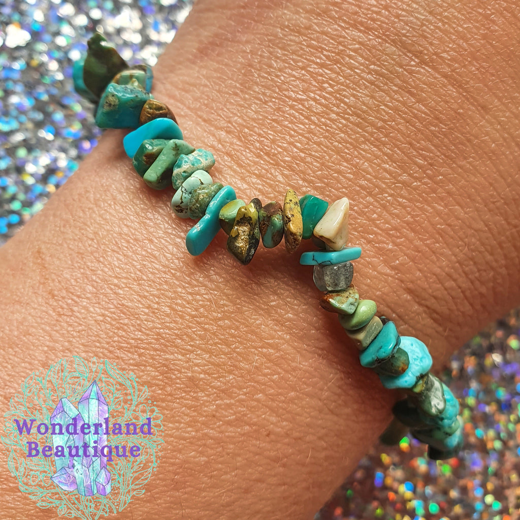 Wonderland Beautique - Natural Turquoise Chipped Bracelet